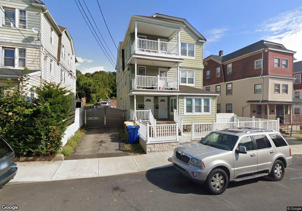 176 Pearl St unit 1st Floor, Waterbury, CT 06704 - photo 1