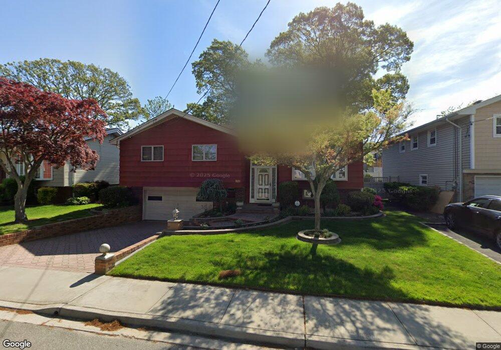 921 Derrick Adkins Ln, West Hempstead, NY 11552 - photo 1