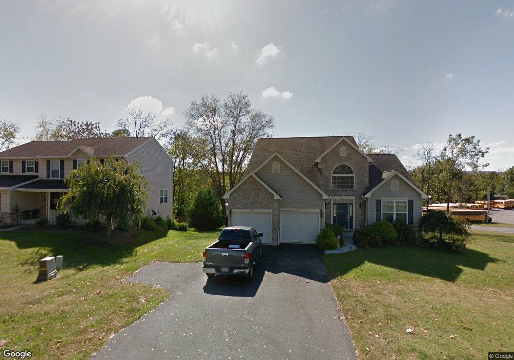 1031 Shelbourne Rd, Reading, PA 19606 - photo 1