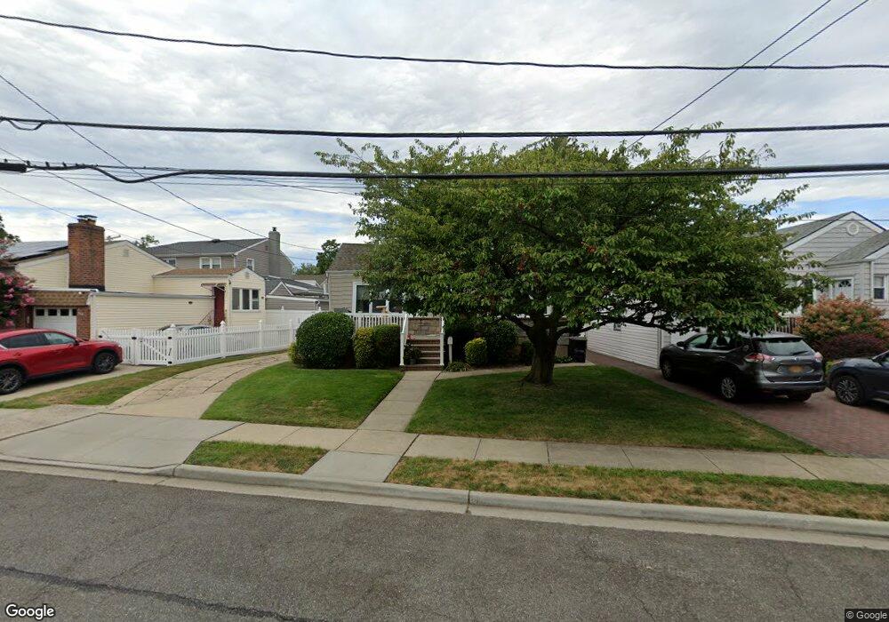 23 Noble St, Lynbrook, NY 11563 - photo 1