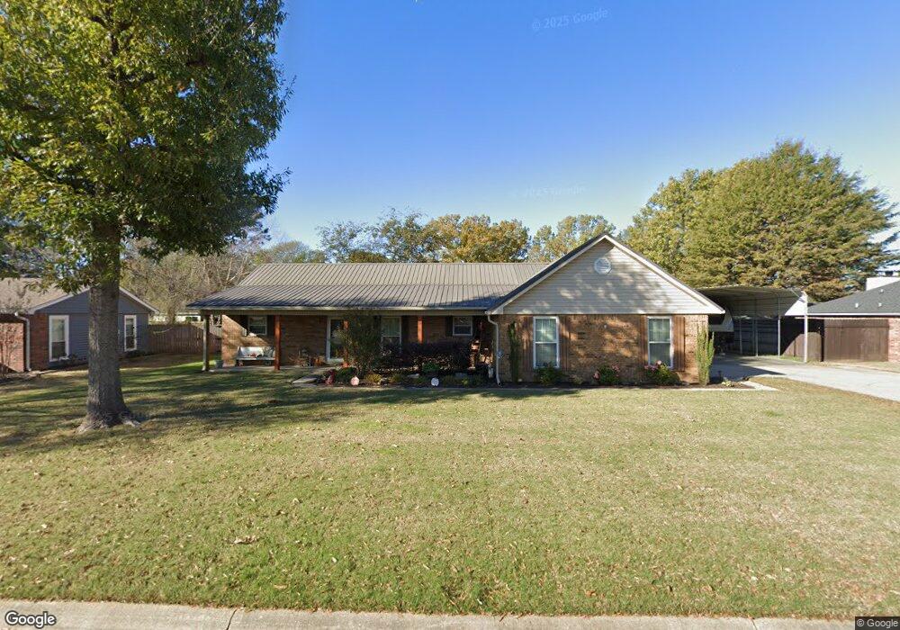 1710 S Oak St, Stuttgart, AR 72160 - photo 1