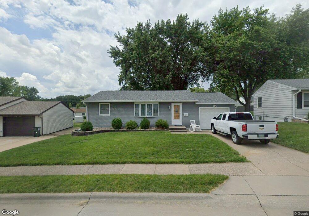 1106 N Linwood Ave, Davenport, IA 52804 - photo 1