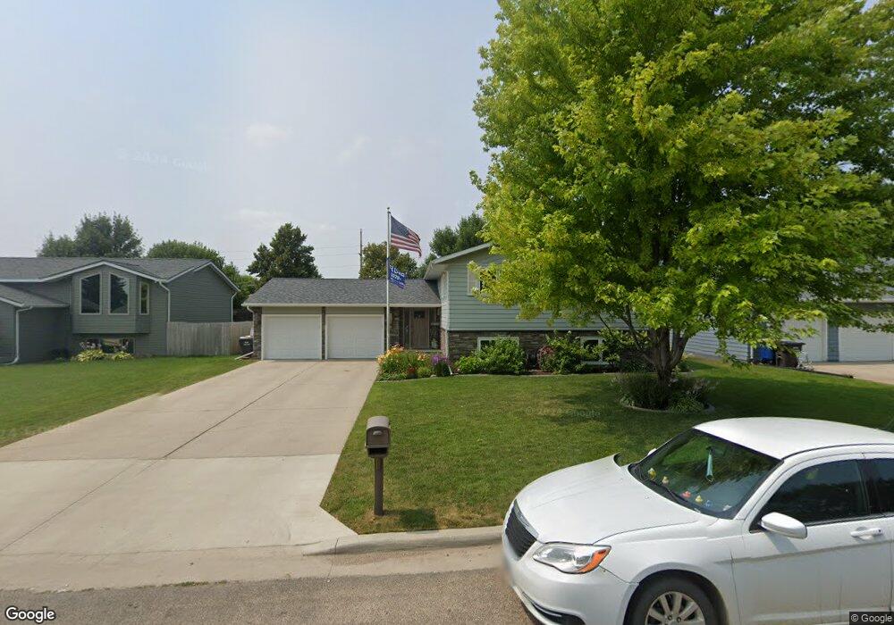 1721 8th Ave NE, Jamestown, ND 58401 - photo 1