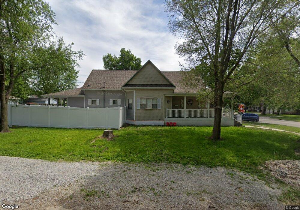 1020 Marshall Ave, Mattoon, IL 61938 - photo 1