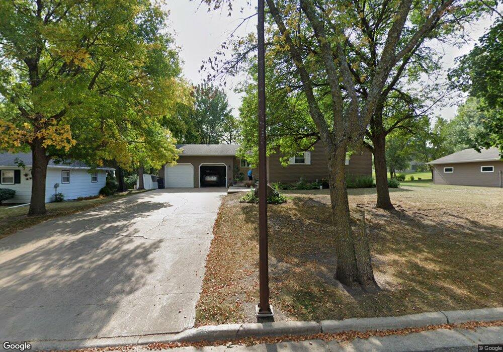 1233 Maplewood Dr, New Ulm, MN 56073 - photo 1