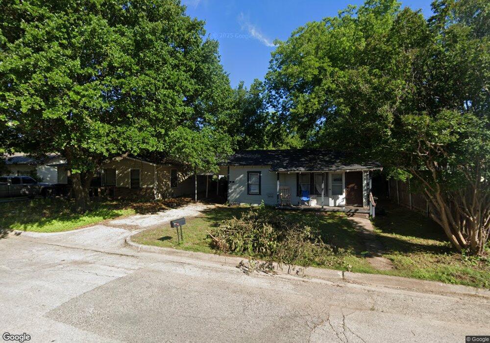 608 Euclid St, Cleburne, TX 76033 - photo 1