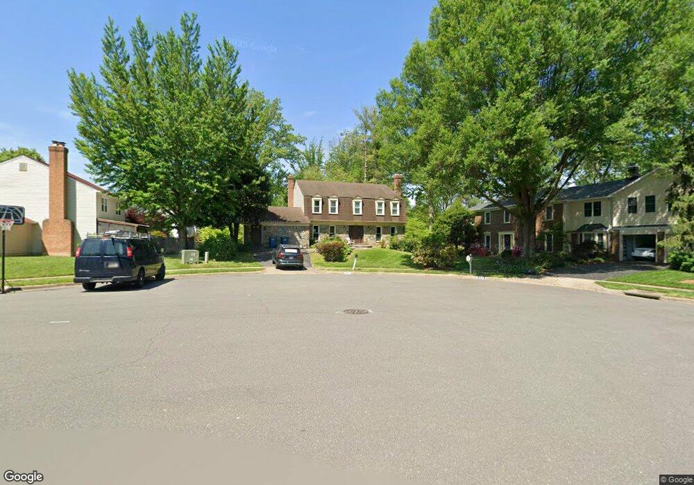 3992 White Clover Ct, Fairfax, VA 22031 - photo 1