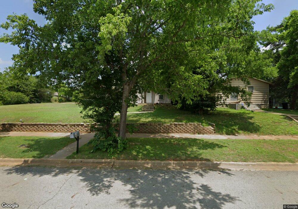 1027 W Munson St, Denison, TX 75020 - photo 1