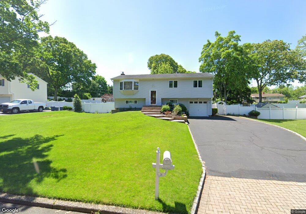 26 Pheasant Dr, ComMacK, NY 11725 - photo 1
