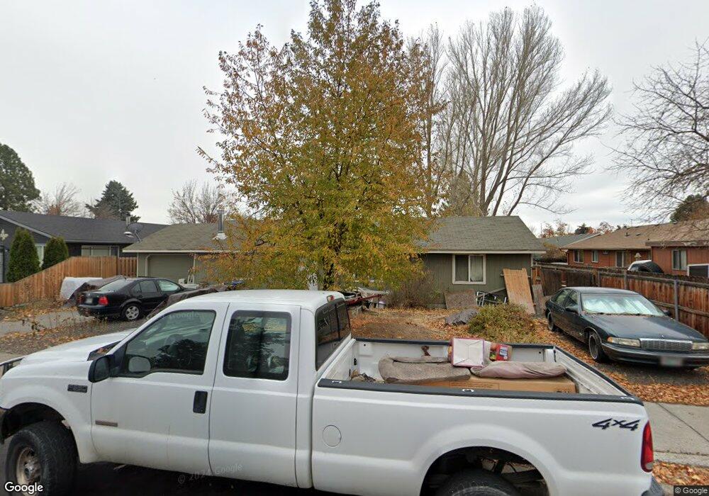 2438 SW Evergreen Ave, Redmond, OR 97756 - photo 1