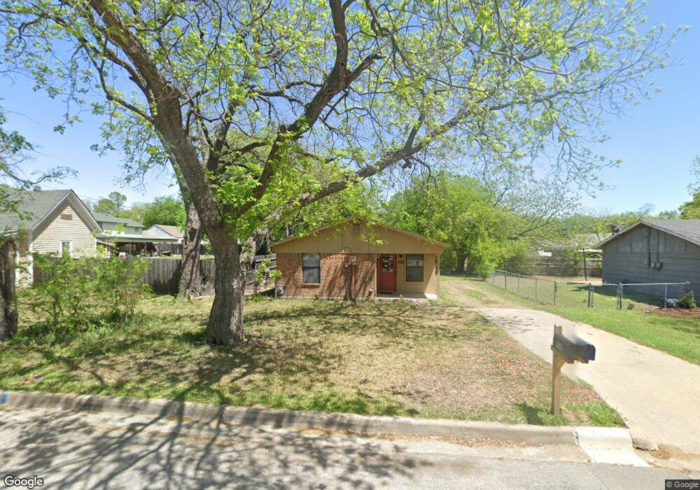 708 N Walnut St, Weatherford, TX 76086 - photo 1