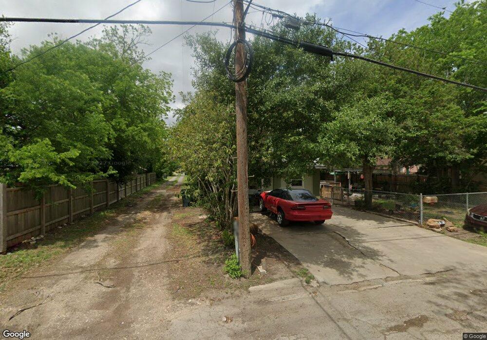 912 N Cherry St, Seguin, TX 78155 - photo 1