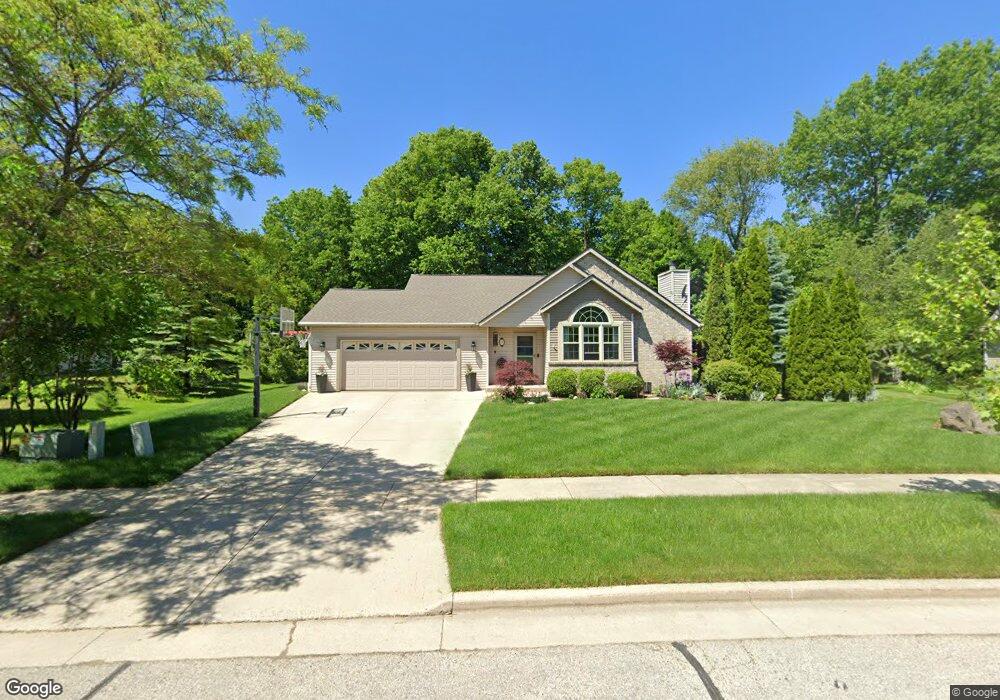 521 Saras Ct, Slinger, WI 53086 - photo 1