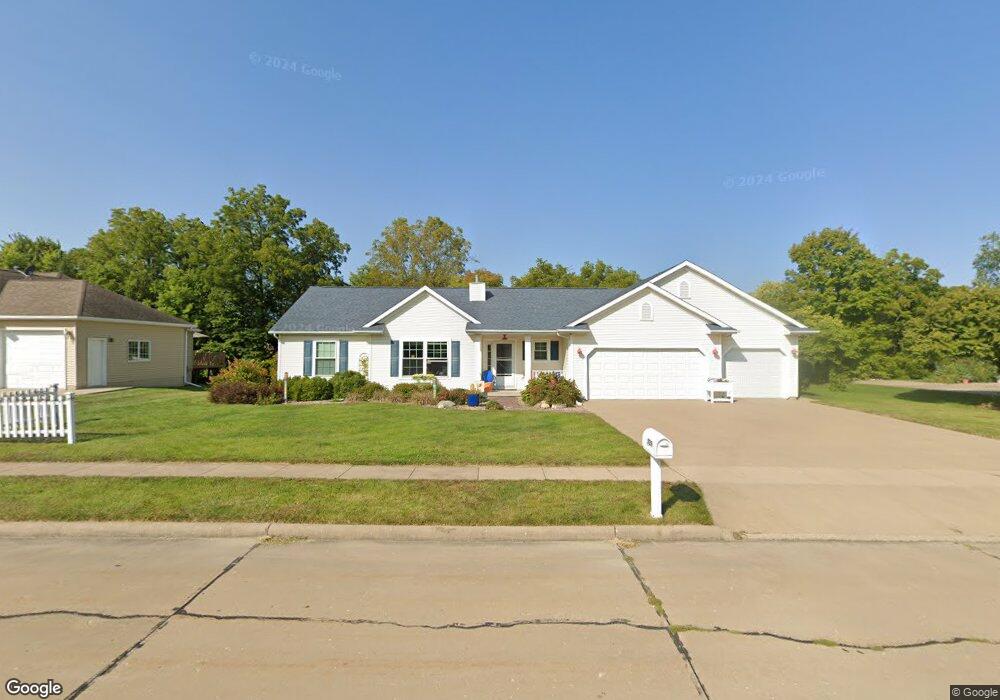 829 Colonial Ave, Columbus Junction, IA 52738 - photo 1