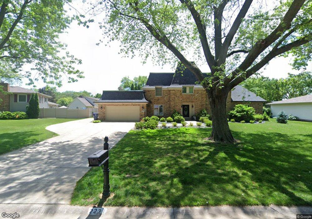 2231 E 45th St, Davenport, IA 52807 - photo 1