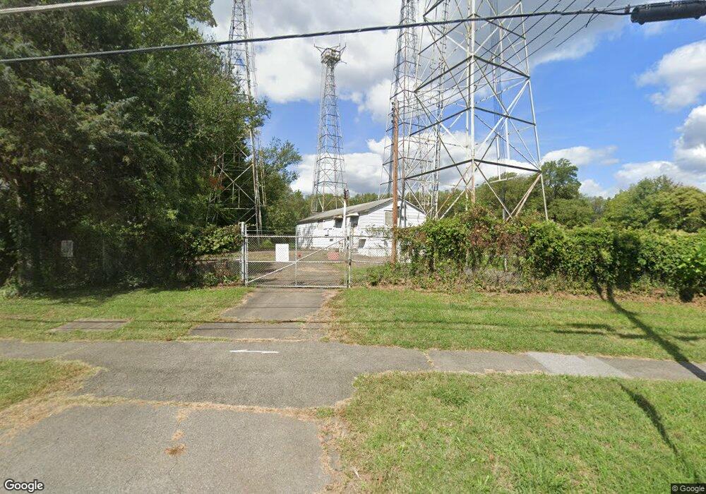 6646 Haycock Rd, Falls Church, VA 22043 - photo 1