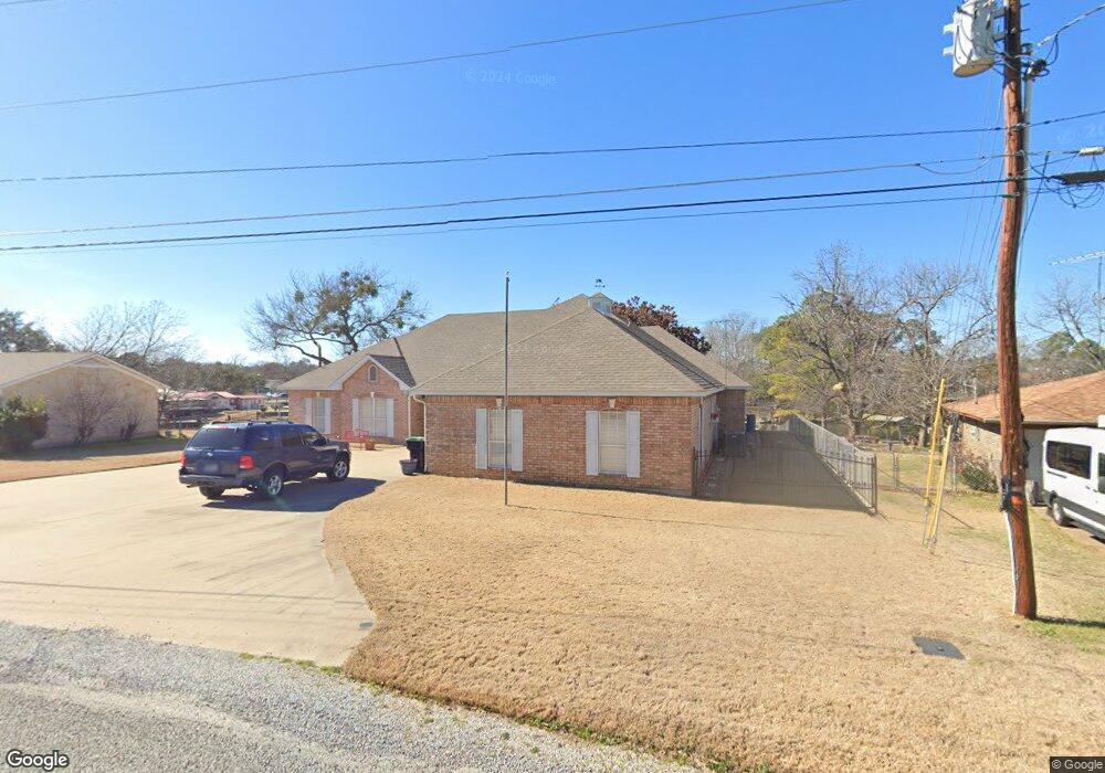 4215 Bay Shore Cir, Granbury, TX 76049 - photo 1