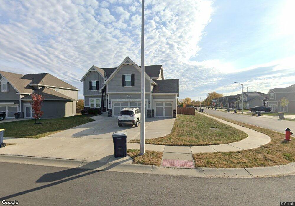 10401 N Chelsea Ave, Kansas City, MO 64156 - photo 1