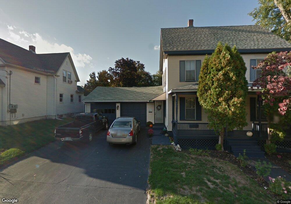 589 Dennett St, Portsmouth, NH 03801 - photo 1