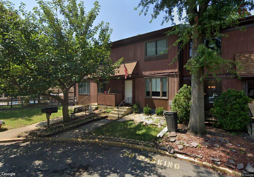 38 Azalea Ct unit 16, Staten Island, NY 10309 - photo 1