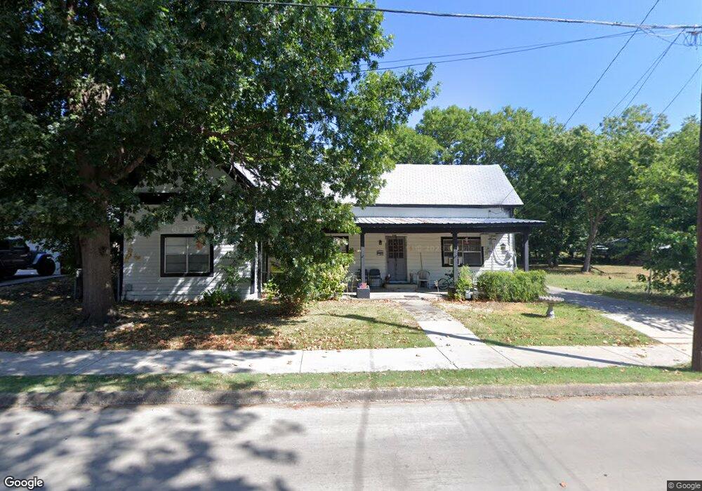 709 E 9th St unit Right, Bonham, TX 75418 - photo 1
