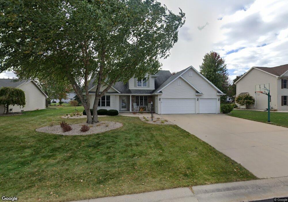 W6037 Zinnia Dr, Appleton, WI 54915 - photo 1