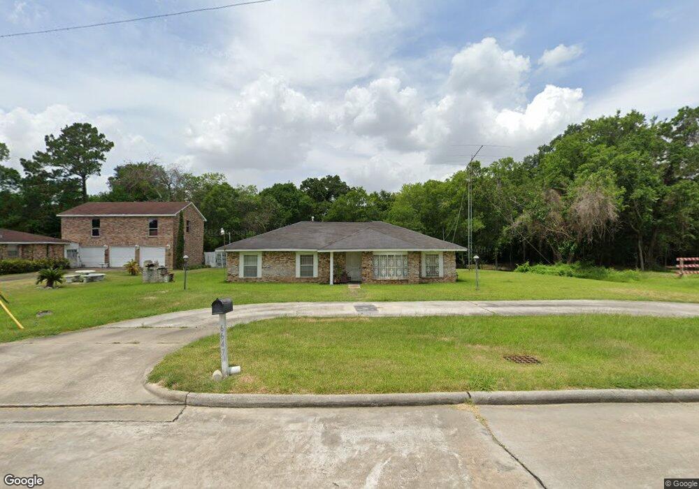 6647 Bayou View Dr, Houston, TX 77091 - photo 1