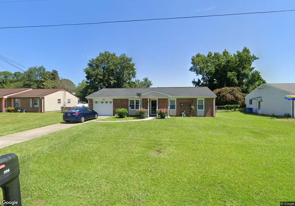 300 Royal Dr, Jacksonville, NC 28546 - photo 1