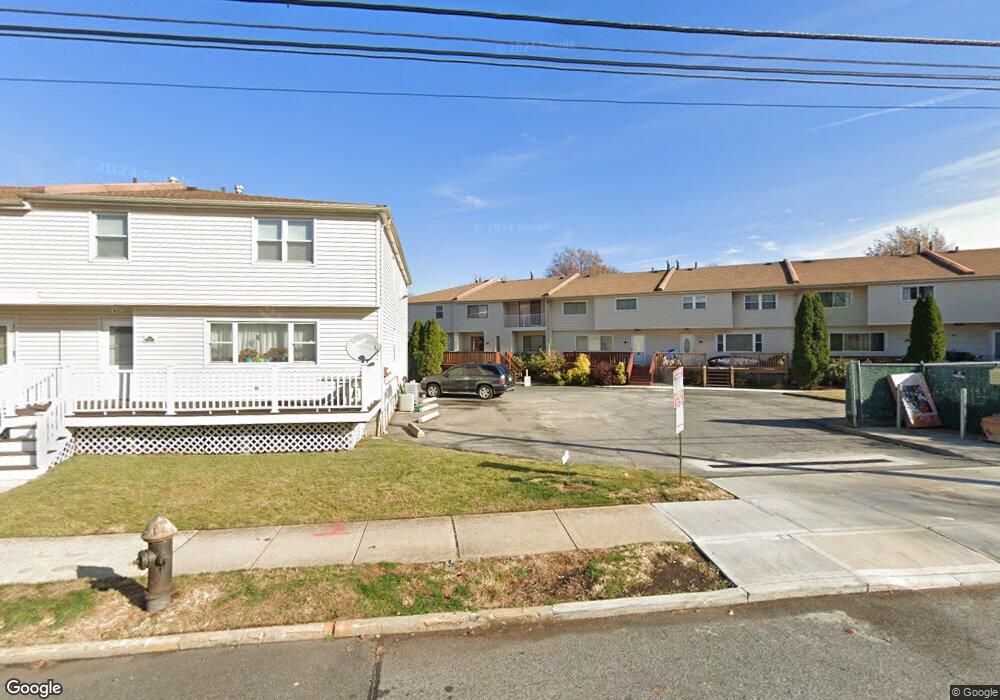 533 Willow Rd E unit 1, Staten Island, NY 10314 - photo 1