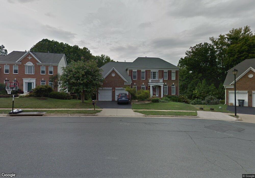 4304 Hollowstone Ct, Chantilly, VA 20151 - photo 1