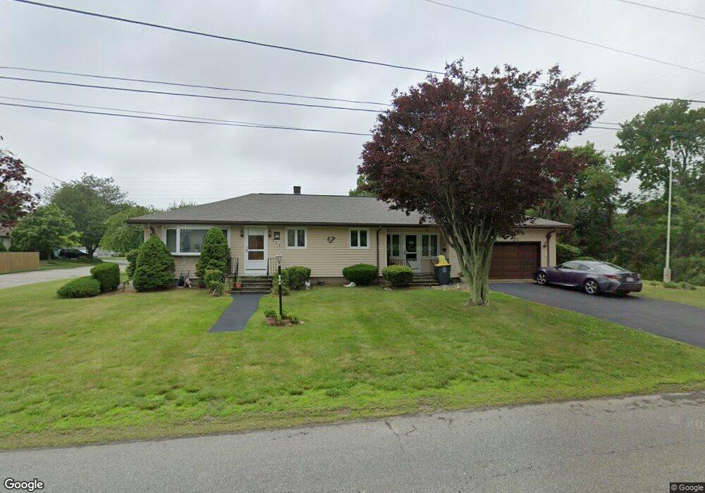 253 Hot And Cold Ln, Somerset, MA 02726 - photo 1