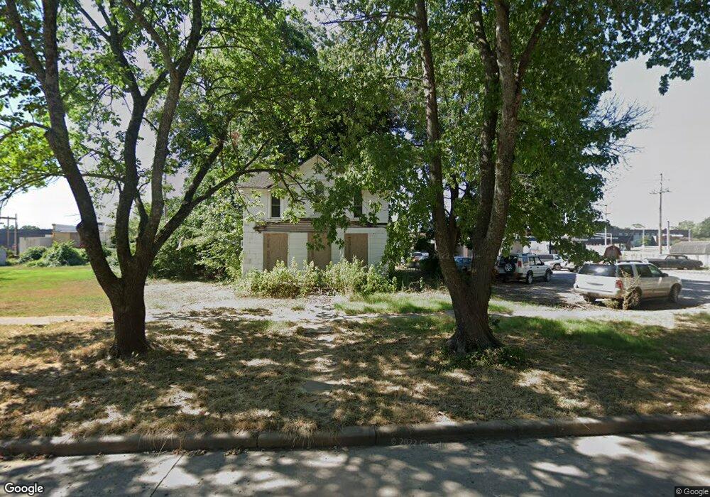 1217 Main St, Parsons, KS 67357 - photo 1