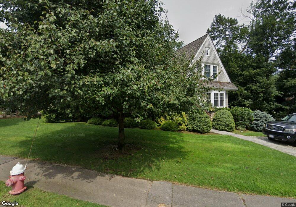 41 Clovelly Rd, Wellesley Hills, MA 02481 - photo 1