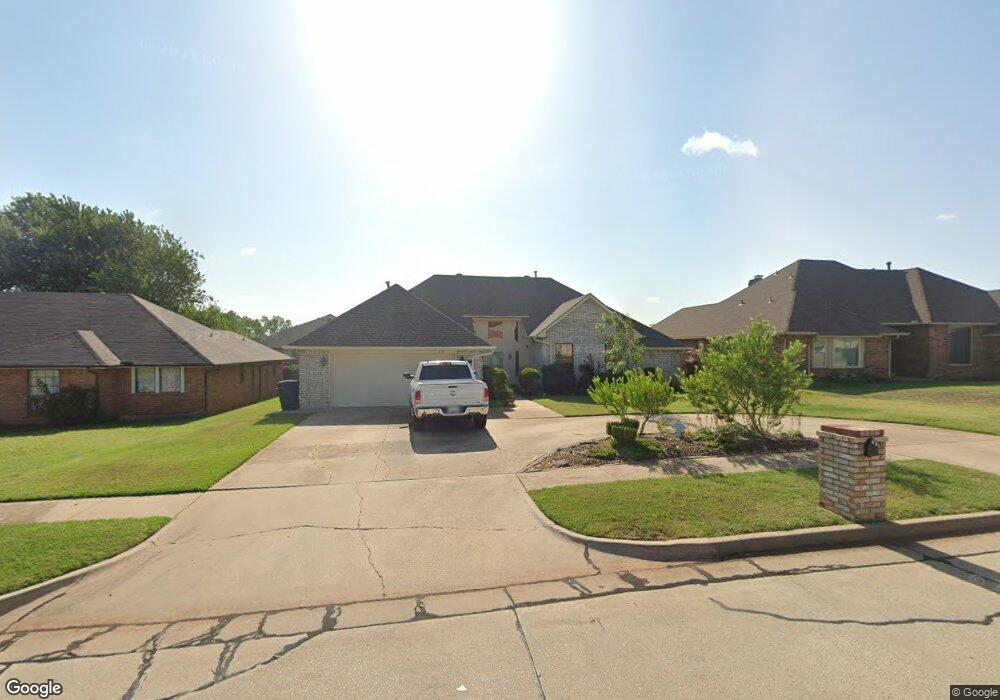 312 S Ramblin Oaks Dr, Moore, OK 73160 - photo 1