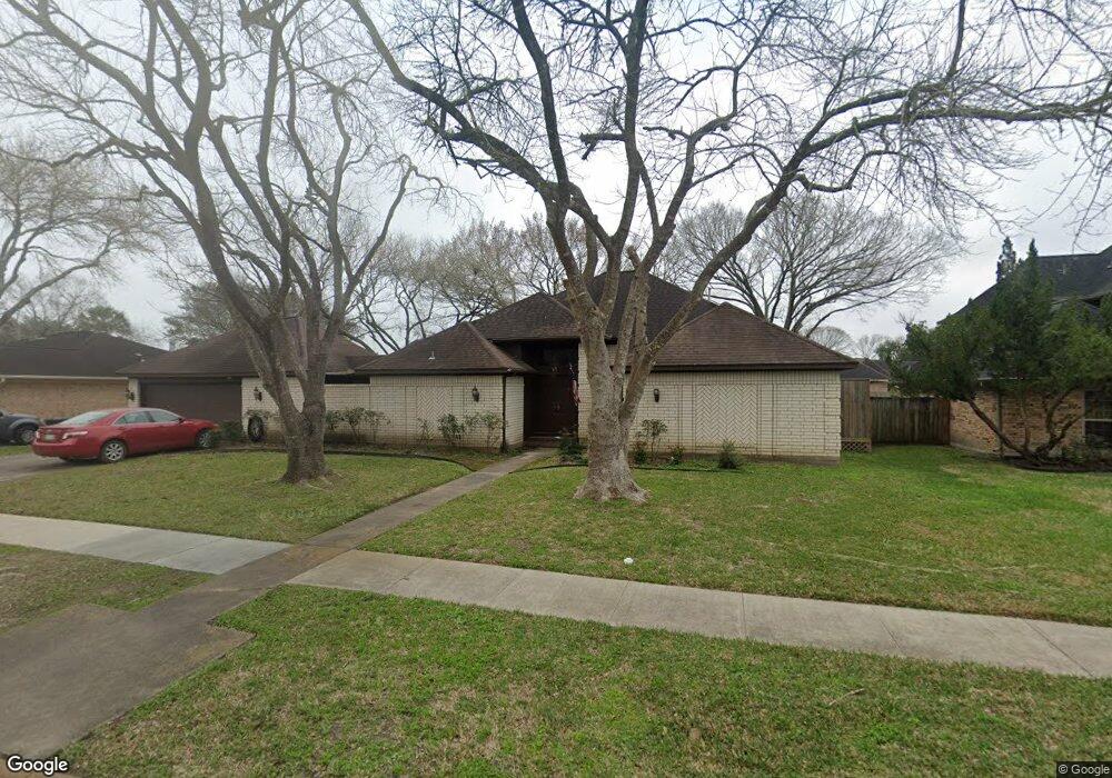 2221 Abingdon Rd, Alvin, TX 77511 - photo 1