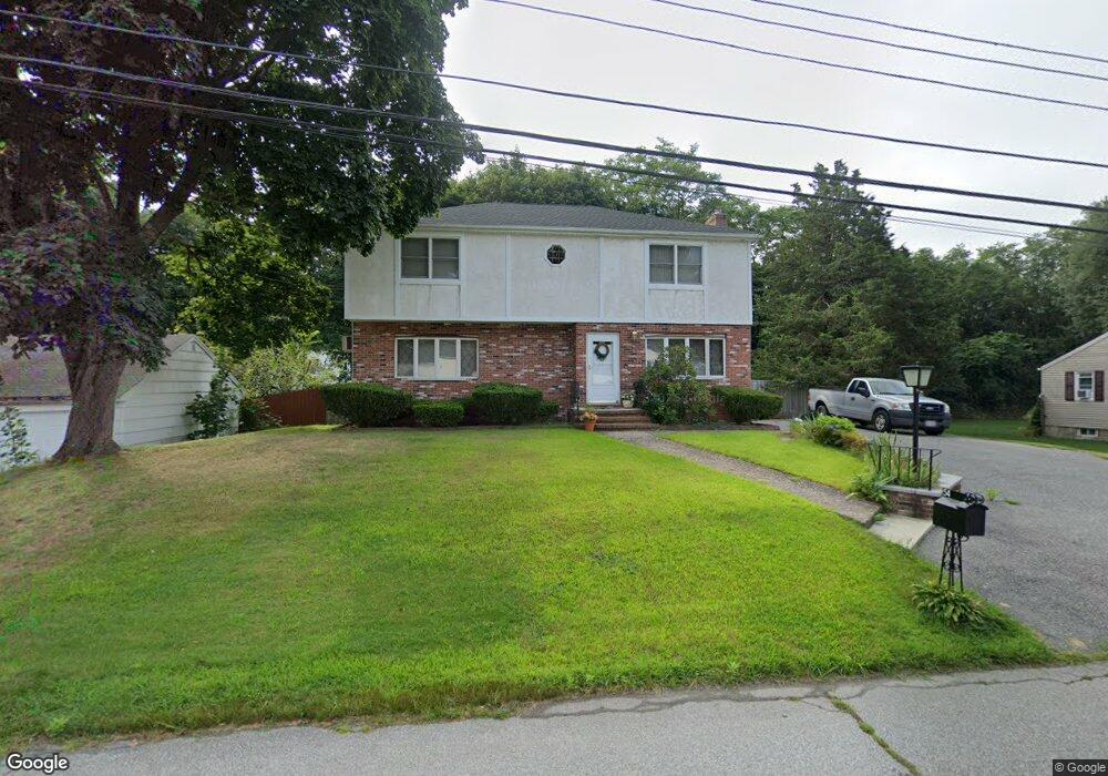 54 Day Cir, Woburn, MA 01801 - photo 1