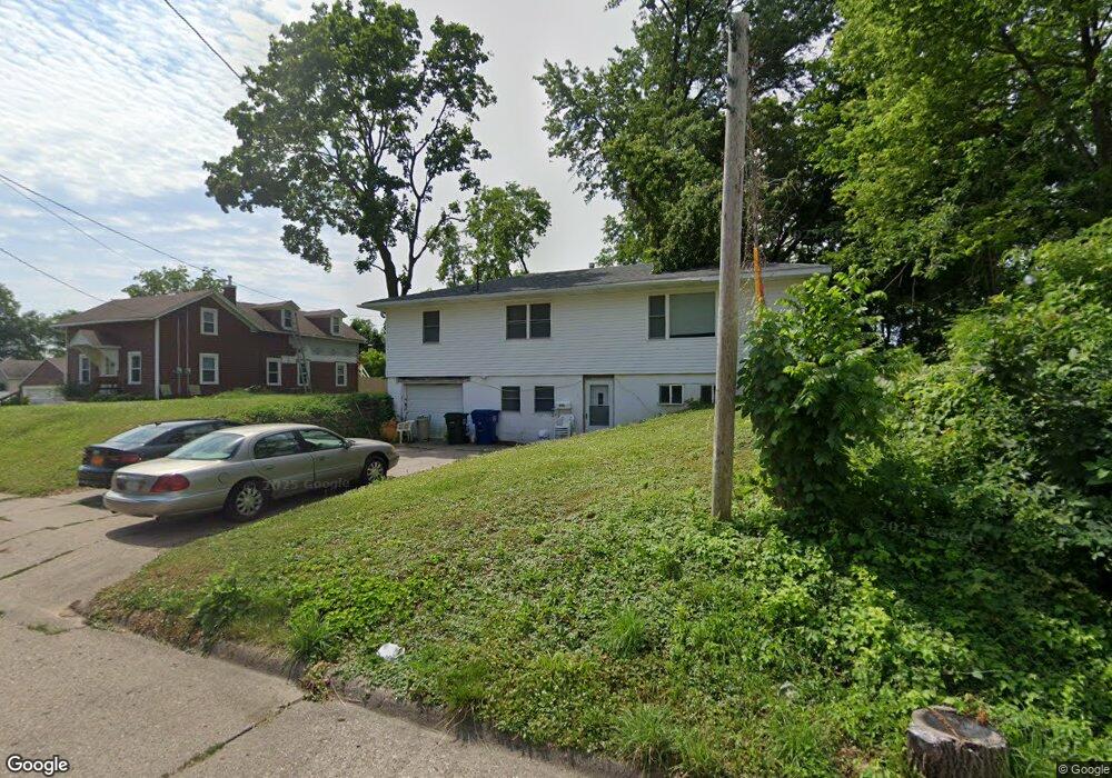 2115 E Pleasant St, Davenport, IA 52803 - photo 1