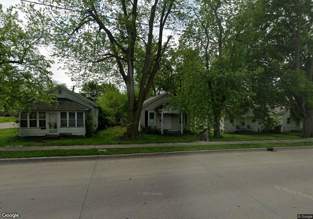 706 S Kickapoo St, Lincoln, IL 62656 - photo 1