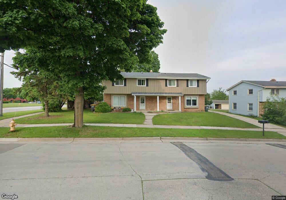 2457 Saratoga Rd, Waukesha, WI 53186 - photo 1