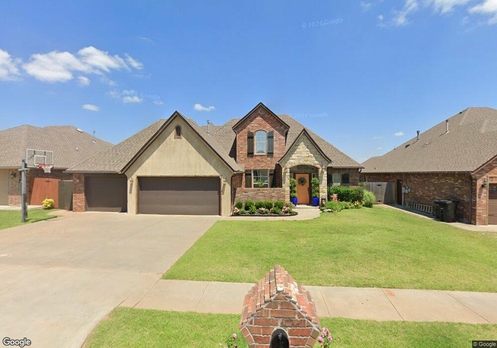 804 Lindsey Ln, Moore, OK 73160 - photo 1