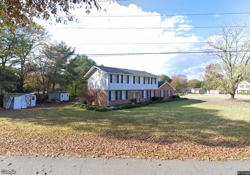 606 Brooks Rd, Mauldin, SC 29662 - photo 1