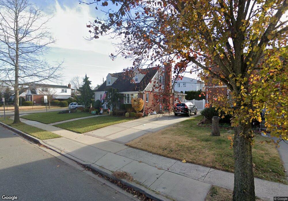 1007 Oaks Dr, Franklin Square, NY 11010 - photo 1