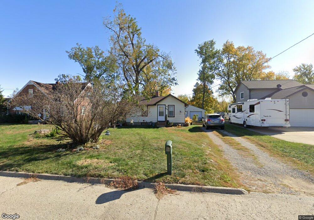 520 E 5th St S, Newton, IA 50208 - photo 1