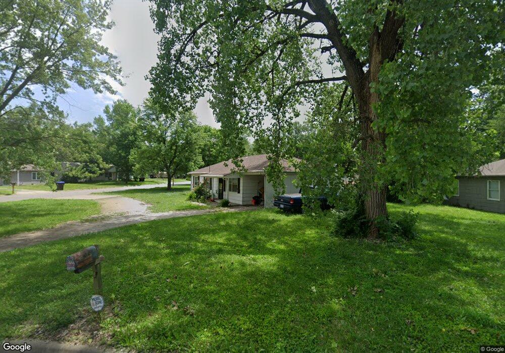 1401 SW Afton St, Topeka, KS 66611 - photo 1