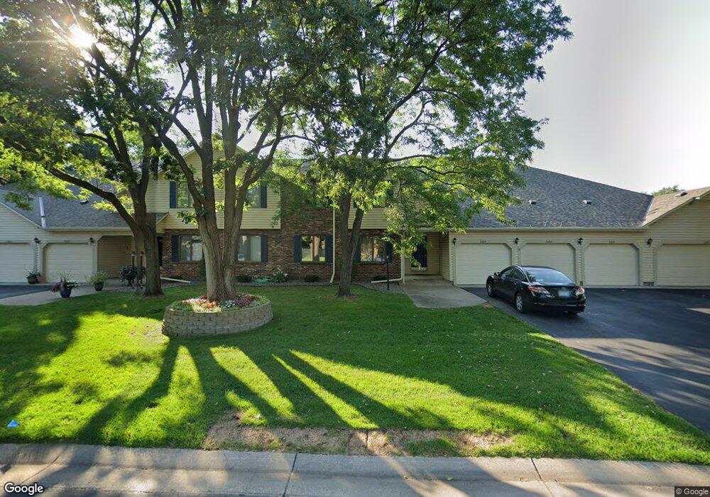 2618 Lake Court Dr unit 618, New Brighton, MN 55112 - photo 1