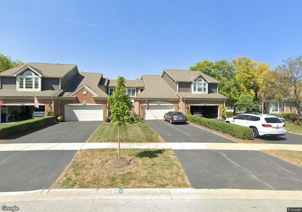 927 Heathrow Ln, Naperville, IL 60540 - photo 1