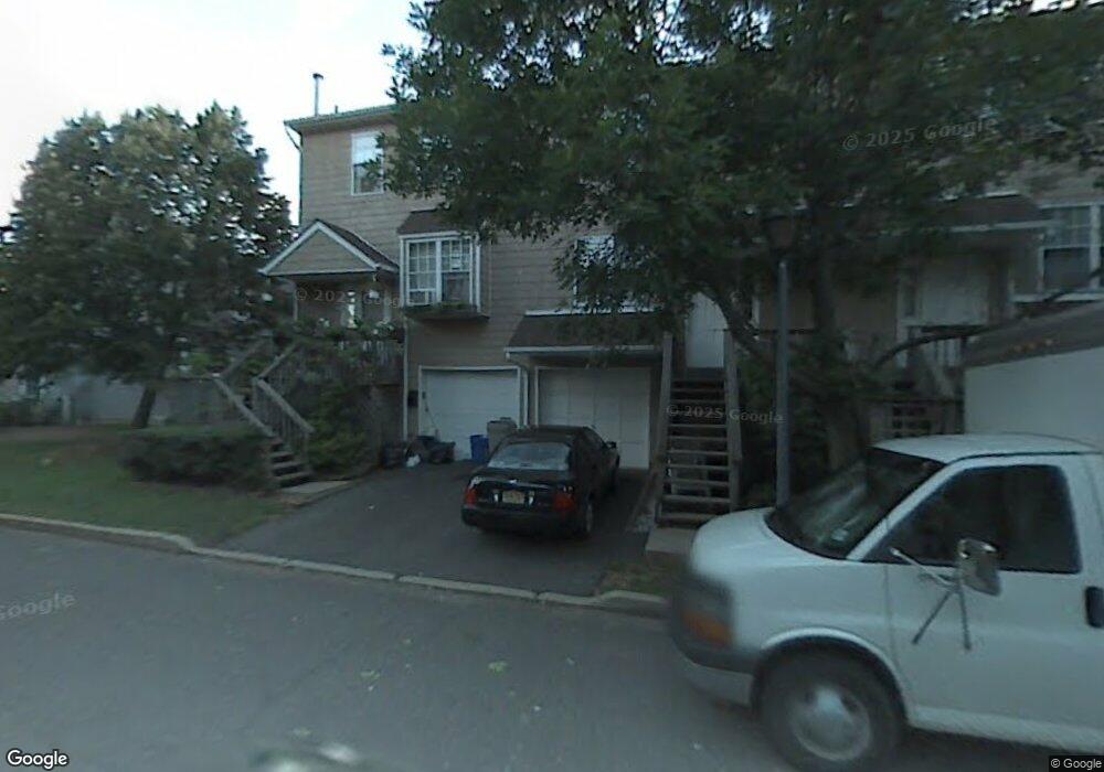 132 Fulton Ct, New Brunswick, NJ 08901 - photo 1