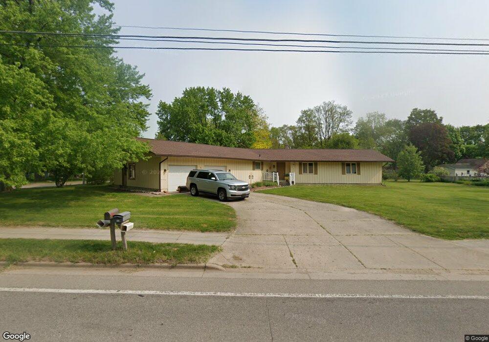 555 Foreman St, Lowell, MI 49331 - photo 1