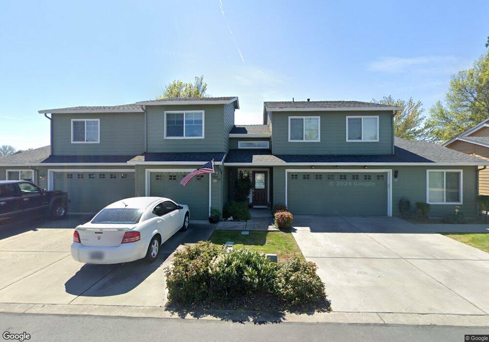 338 Live Oak Loop, Central Point, OR 97502 - photo 1