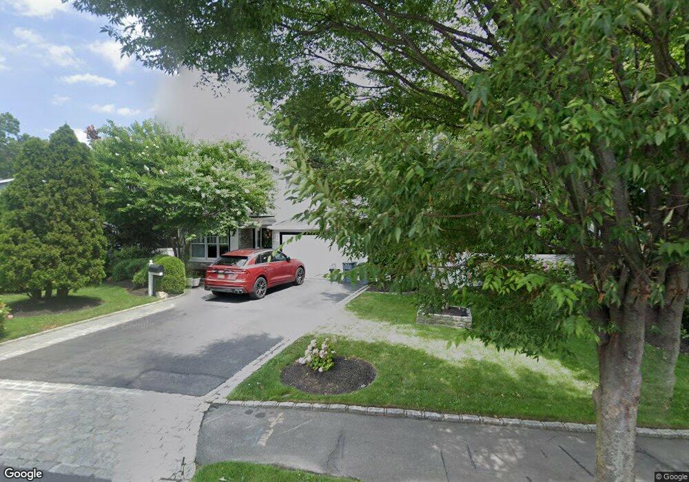 109 Cow Neck Rd, Port Washington, NY 11050 - photo 1